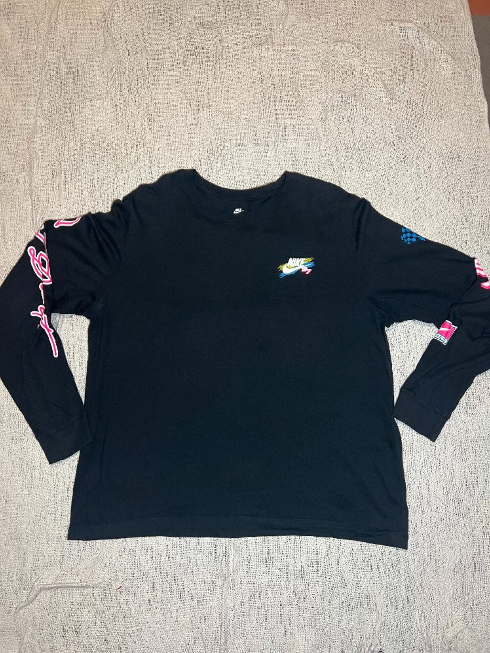 Nike The Nike Tee Racing 97 Long Sleeve Graphic T-Shirt – XXL Black